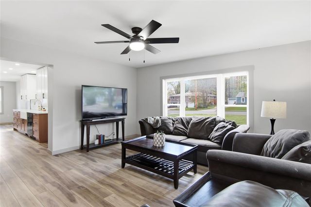 2210 Vine Street, Eau Claire, WI 54703