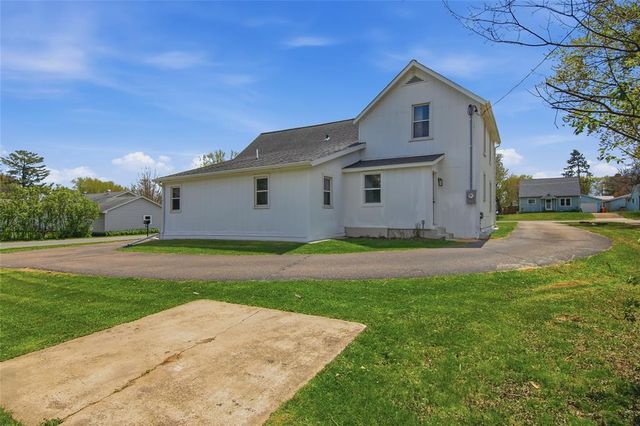2210 Vine Street, Eau Claire, WI 54703