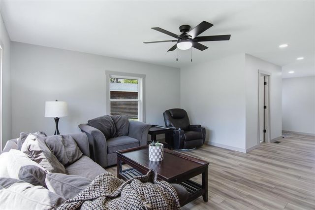 2210 Vine Street, Eau Claire, WI 54703