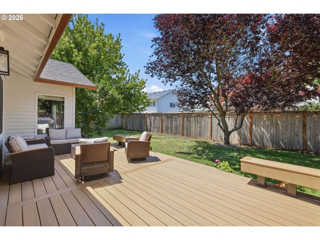 4090 BERRYWOOD Dr, Eugene, OR 97404
