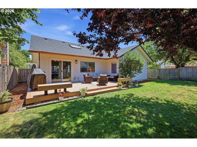 4090 BERRYWOOD Dr, Eugene, OR 97404
