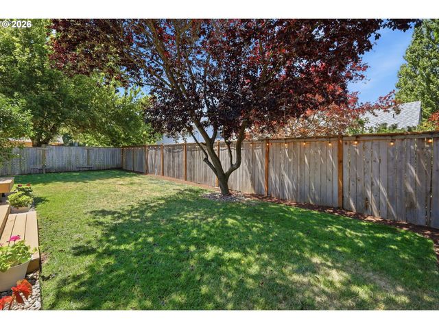 4090 BERRYWOOD Dr, Eugene, OR 97404