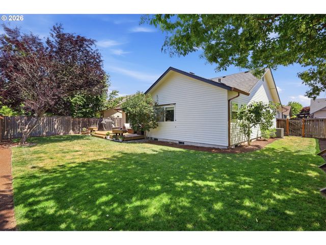 4090 BERRYWOOD Dr, Eugene, OR 97404