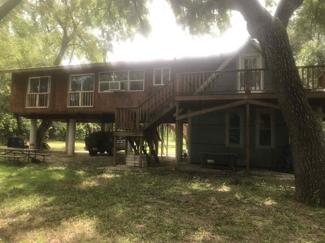 917 N Timber Rd, Belle Plaine, KS 67013