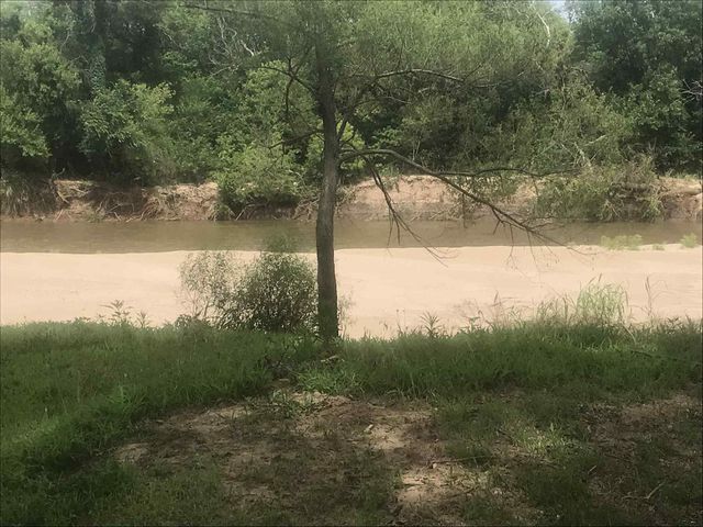 917 N Timber Rd, Belle Plaine, KS 67013