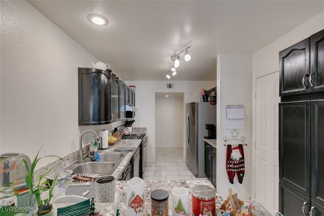 2602 Smoke Canyon Avenue, Henderson, NV 89074