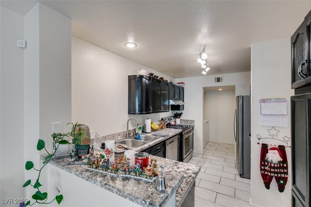 2602 Smoke Canyon Avenue, Henderson, NV 89074