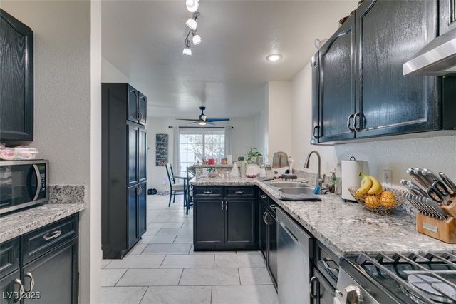 2602 Smoke Canyon Avenue, Henderson, NV 89074