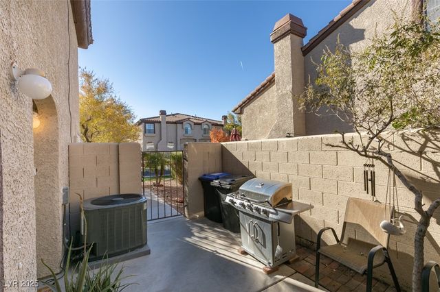 2602 Smoke Canyon Avenue, Henderson, NV 89074