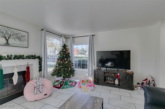 2602 Smoke Canyon Avenue, Henderson, NV 89074