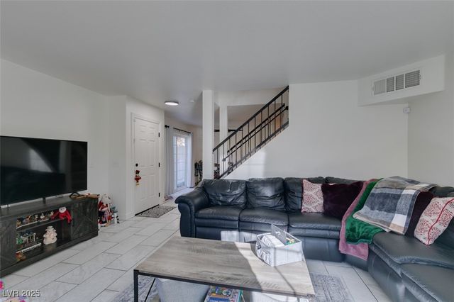 2602 Smoke Canyon Avenue, Henderson, NV 89074