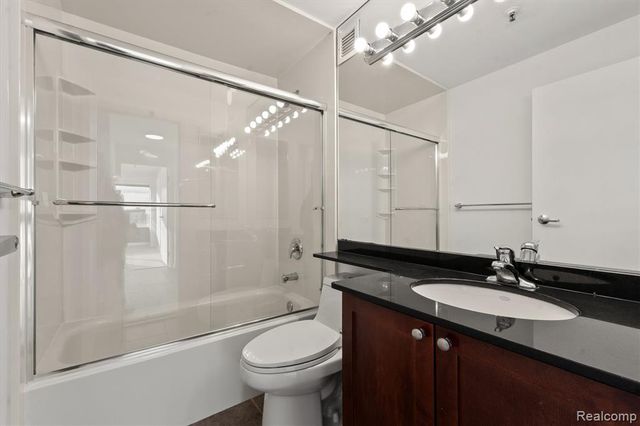 300 Riverfront Drive 10I, Detroit, MI 48226