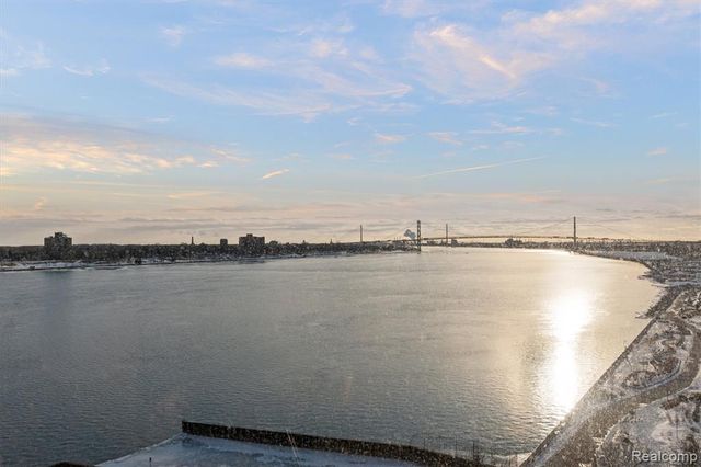 300 Riverfront Drive 10I, Detroit, MI 48226