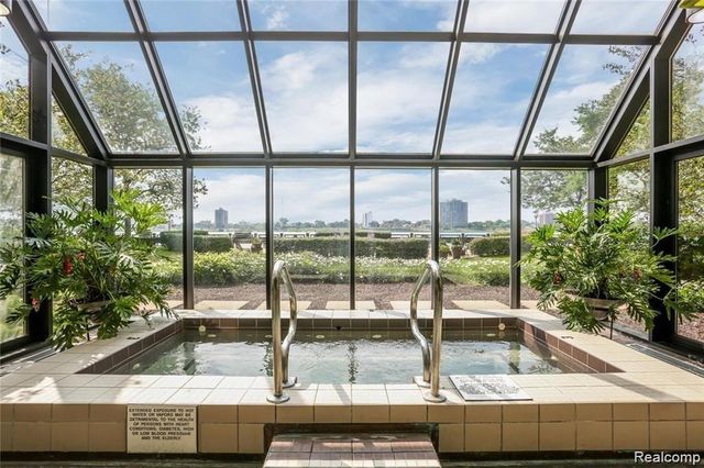 300 Riverfront Drive 10I, Detroit, MI 48226