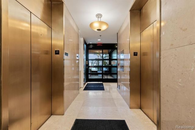 300 Riverfront Drive 10I, Detroit, MI 48226