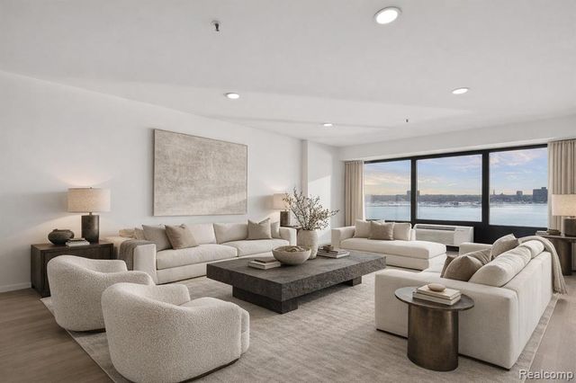 300 Riverfront Drive 10I, Detroit, MI 48226