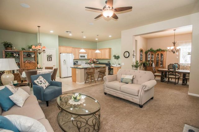 2909 Robinson Creek Ln, Elk Grove, CA 95758