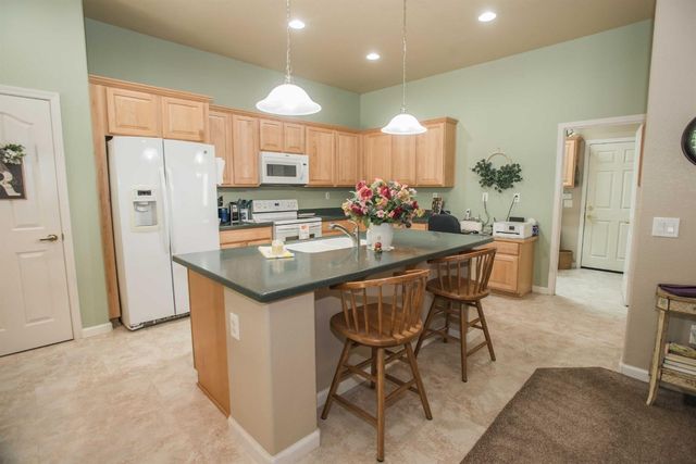 2909 Robinson Creek Ln, Elk Grove, CA 95758