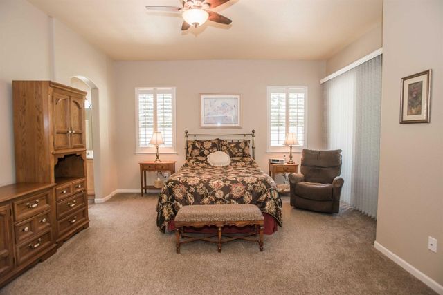 2909 Robinson Creek Ln, Elk Grove, CA 95758