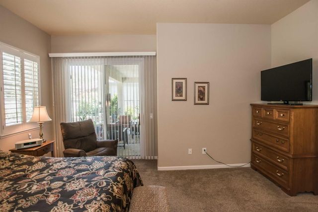 2909 Robinson Creek Ln, Elk Grove, CA 95758