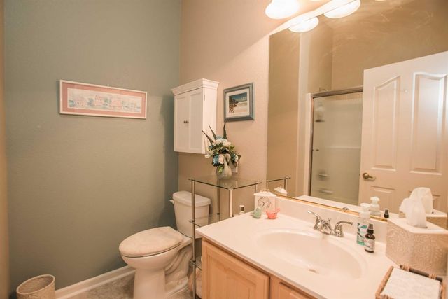 2909 Robinson Creek Ln, Elk Grove, CA 95758