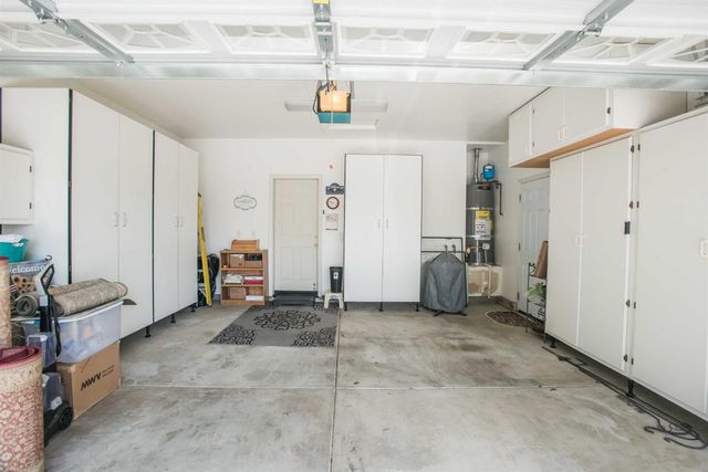 2909 Robinson Creek Ln, Elk Grove, CA 95758