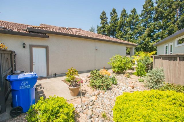 2909 Robinson Creek Ln, Elk Grove, CA 95758
