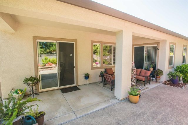 2909 Robinson Creek Ln, Elk Grove, CA 95758