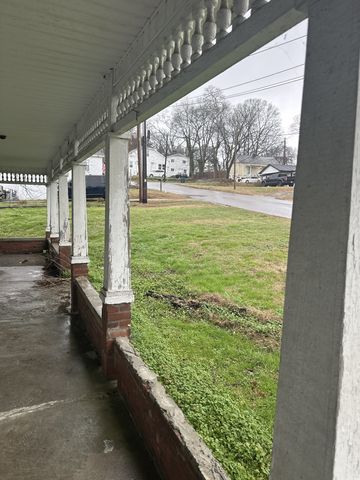 321 W Washington St, Pulaski, TN 38478