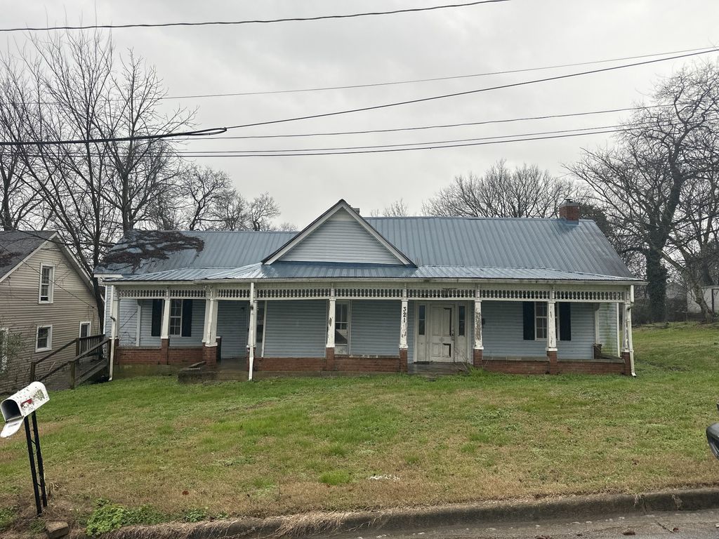 321 W Washington St, Pulaski, TN 38478