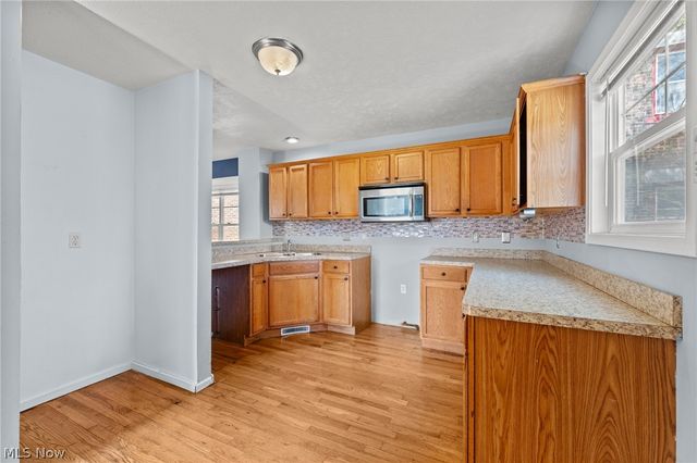 2221 E 71st Street, Cleveland, OH 44103