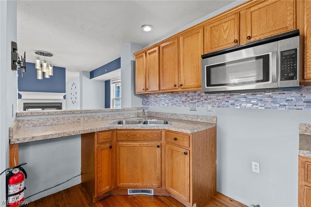 2221 E 71st Street, Cleveland, OH 44103