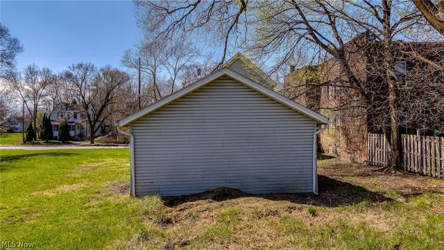 2221 E 71st Street, Cleveland, OH 44103