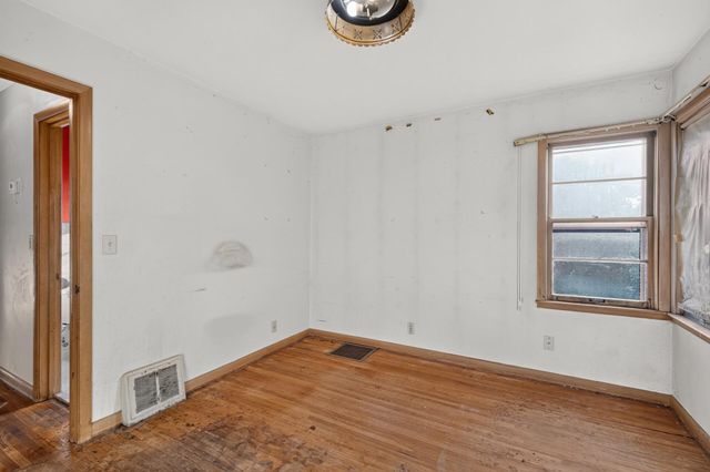 5242 James Avenue N, Minneapolis, MN 55430