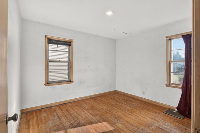 5242 James Avenue N, Minneapolis, MN 55430