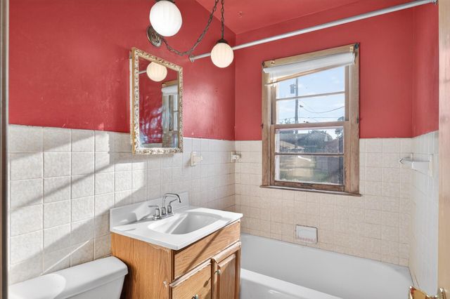 5242 James Avenue N, Minneapolis, MN 55430
