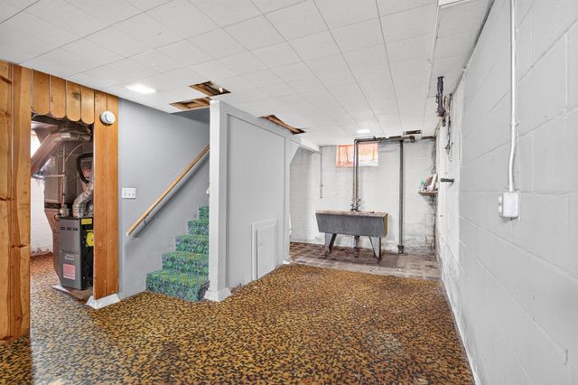 5242 James Avenue N, Minneapolis, MN 55430