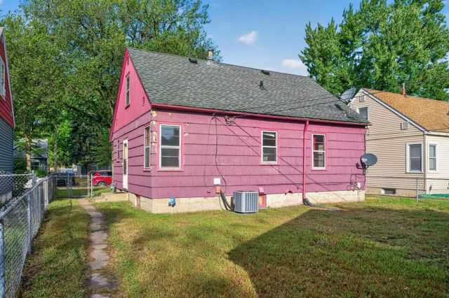 5242 James Avenue N, Minneapolis, MN 55430
