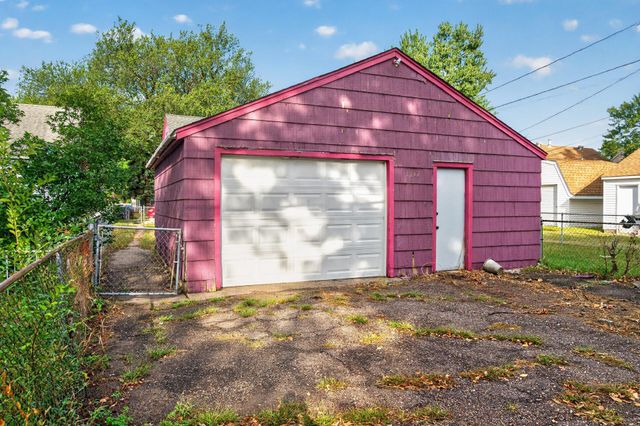 5242 James Avenue N, Minneapolis, MN 55430
