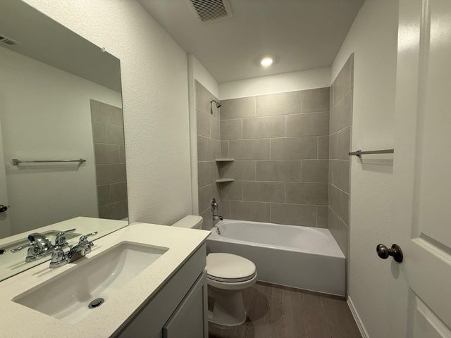 117 Alamito Ave, Kyle, TX 78640
