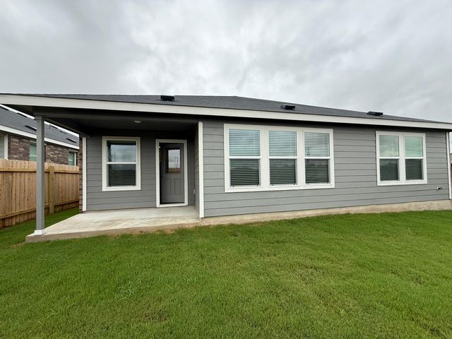 117 Alamito Ave, Kyle, TX 78640