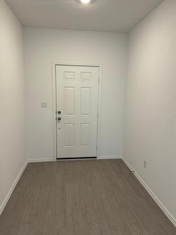 117 Alamito Ave, Kyle, TX 78640