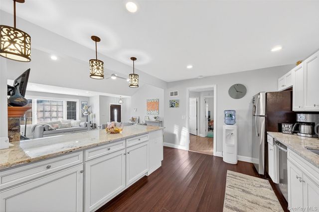 550 Beach Road, Mahopac, NY 10541