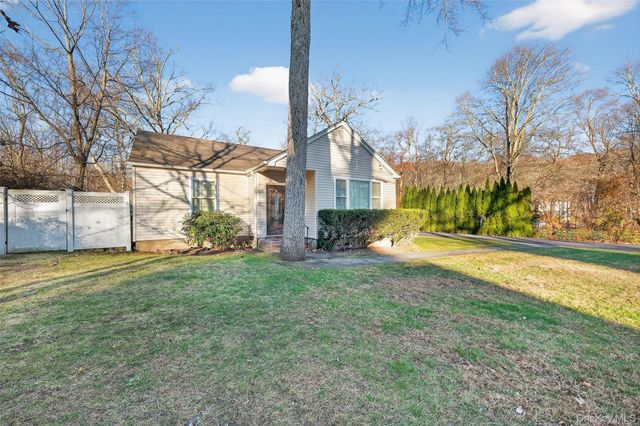 550 Beach Road, Mahopac, NY 10541