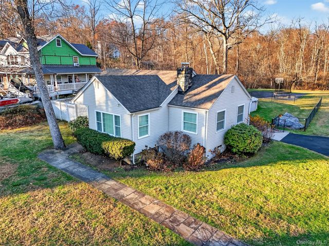 550 Beach Road, Mahopac, NY 10541