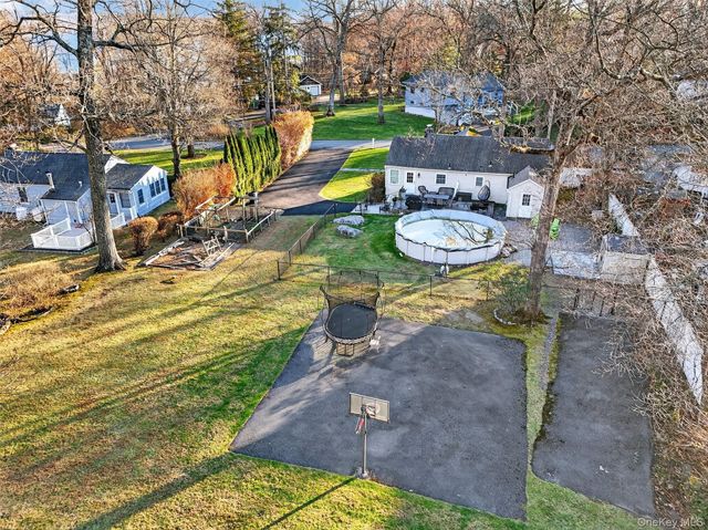 550 Beach Road, Mahopac, NY 10541