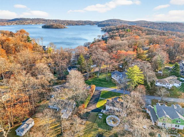 550 Beach Road, Mahopac, NY 10541