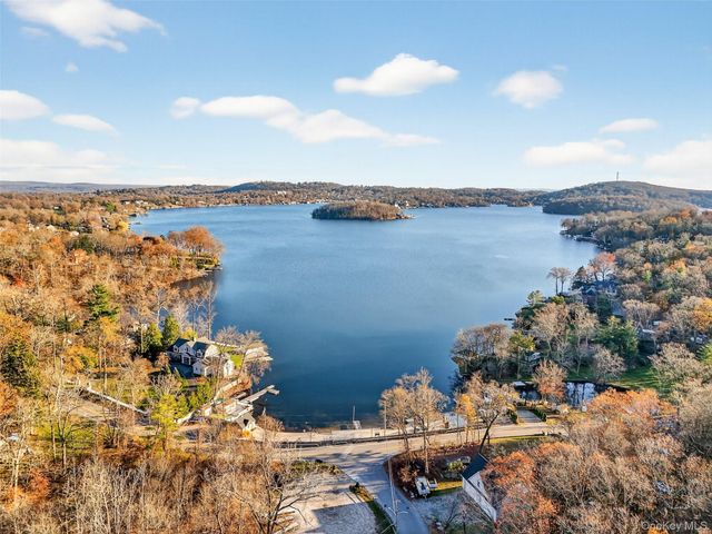 550 Beach Road, Mahopac, NY 10541