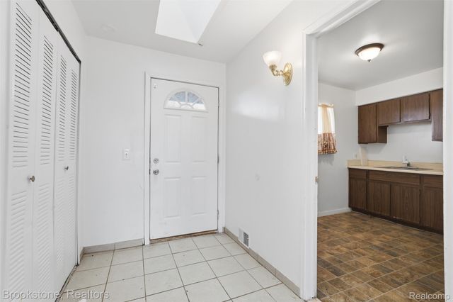 627 McDougall McDougall Street 77, Detroit, MI 48207