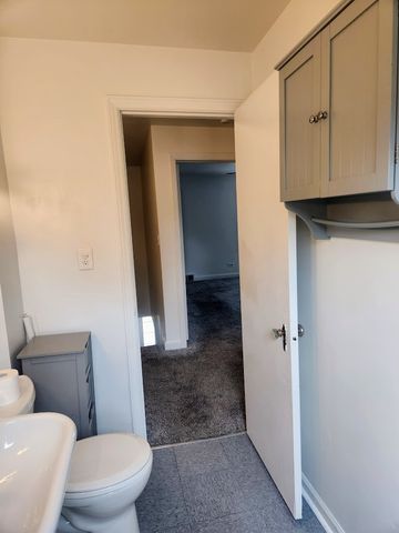 409-11 W Keith Avenue, Waukegan, IL 60085